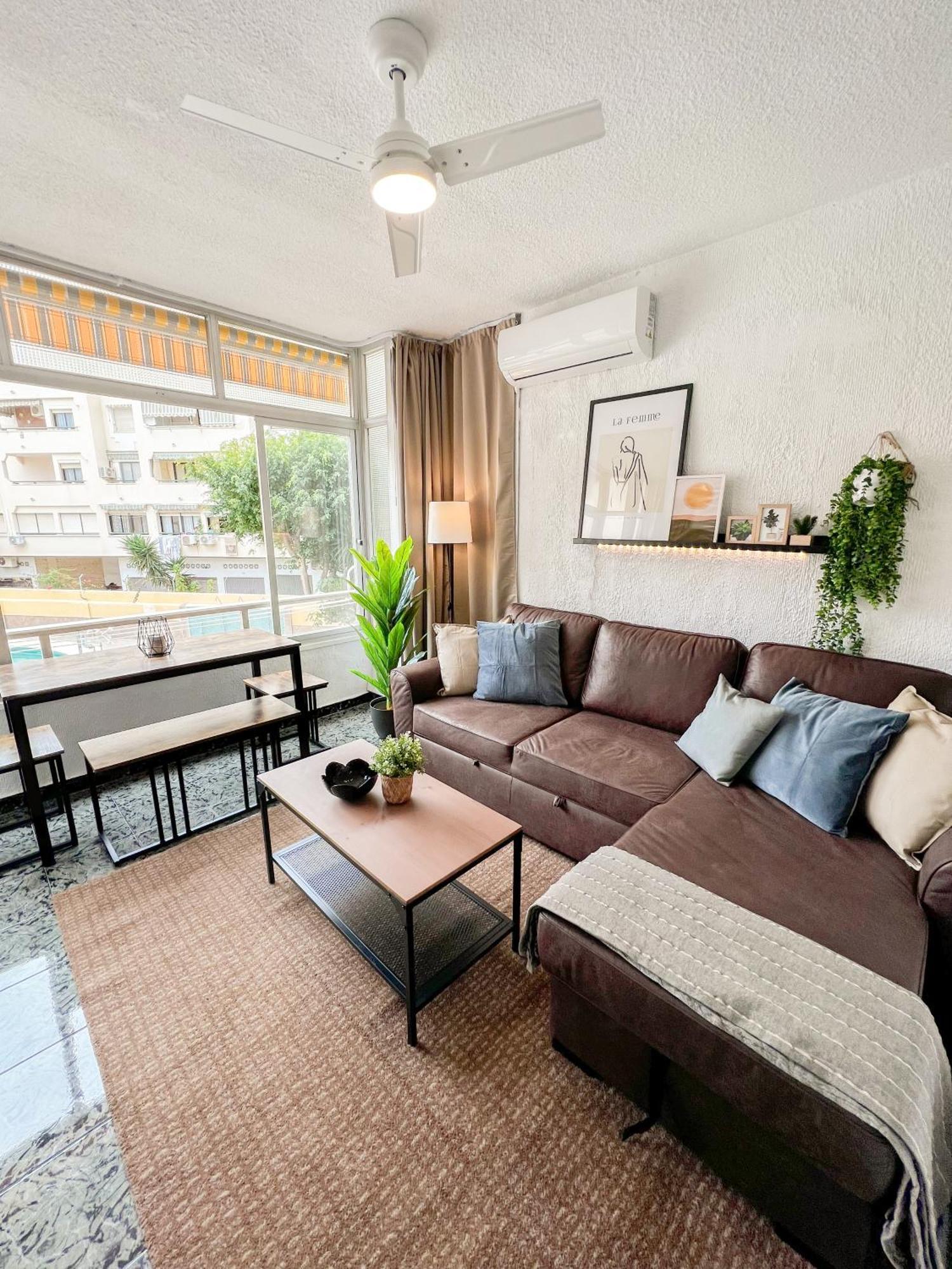 Cozy And Bright Flat With Pool Apartment Торемолинос Екстериор снимка